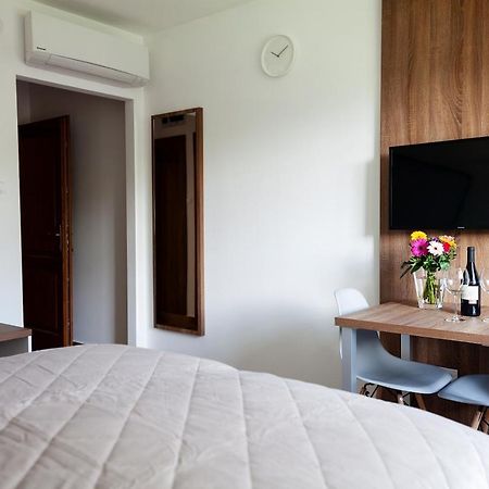 Hvt Comfort Apartments Mezokovesd ภายนอก รูปภาพ