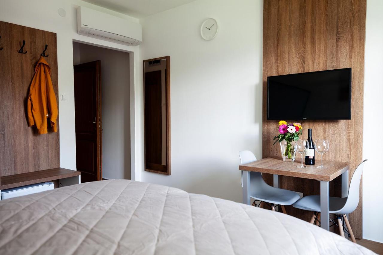 Hvt Comfort Apartments Mezokovesd ภายนอก รูปภาพ