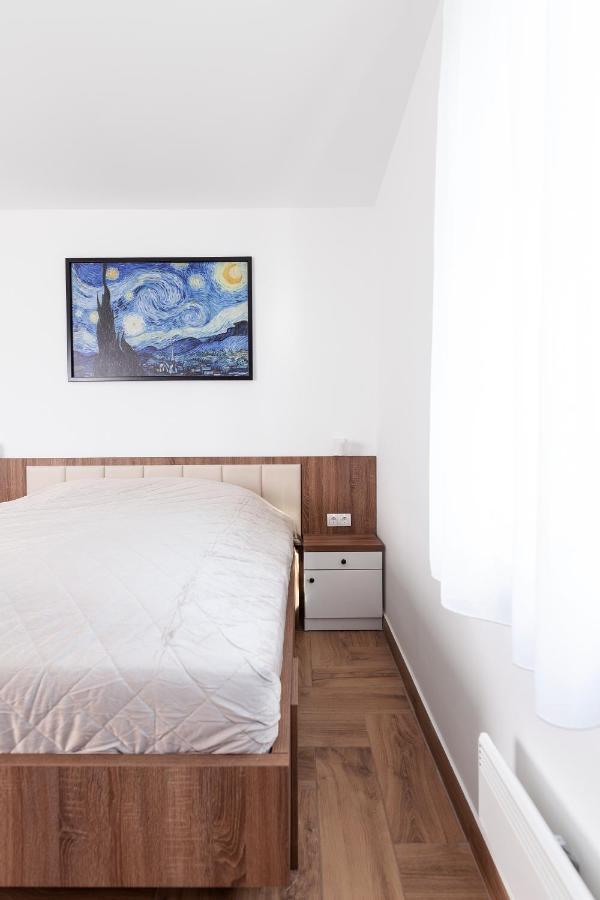 Hvt Comfort Apartments Mezokovesd ภายนอก รูปภาพ