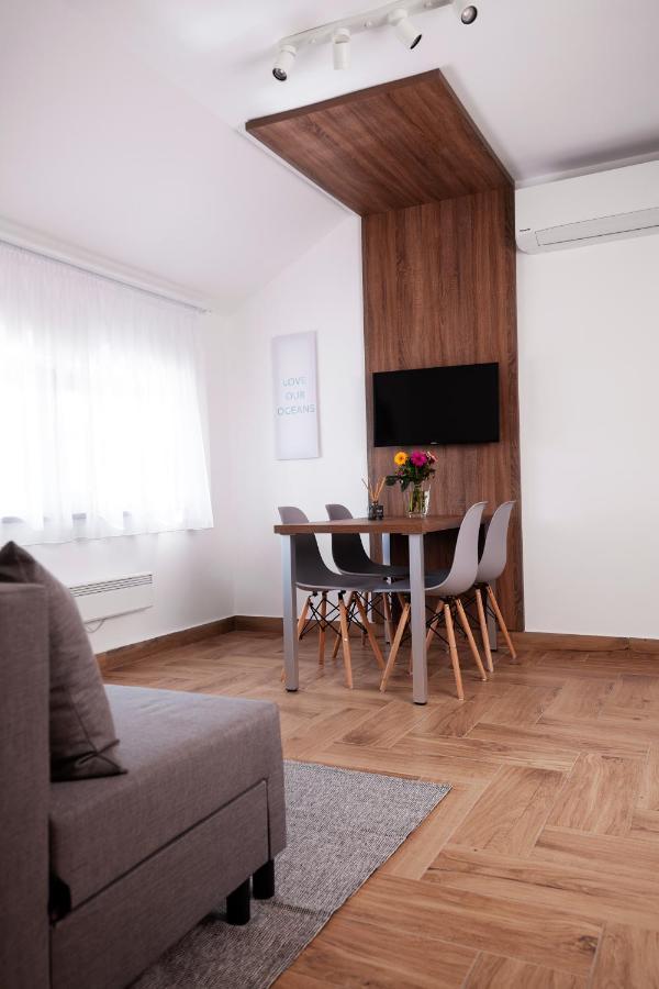 Hvt Comfort Apartments Mezokovesd ภายนอก รูปภาพ