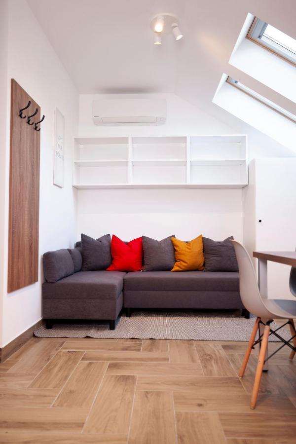 Hvt Comfort Apartments Mezokovesd ภายนอก รูปภาพ