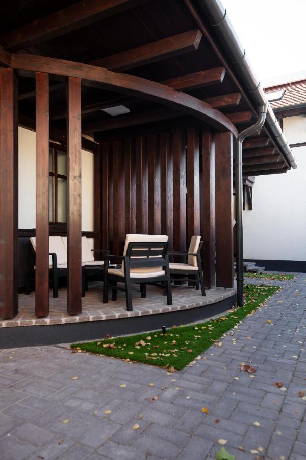 Hvt Comfort Apartments Mezokovesd ภายนอก รูปภาพ