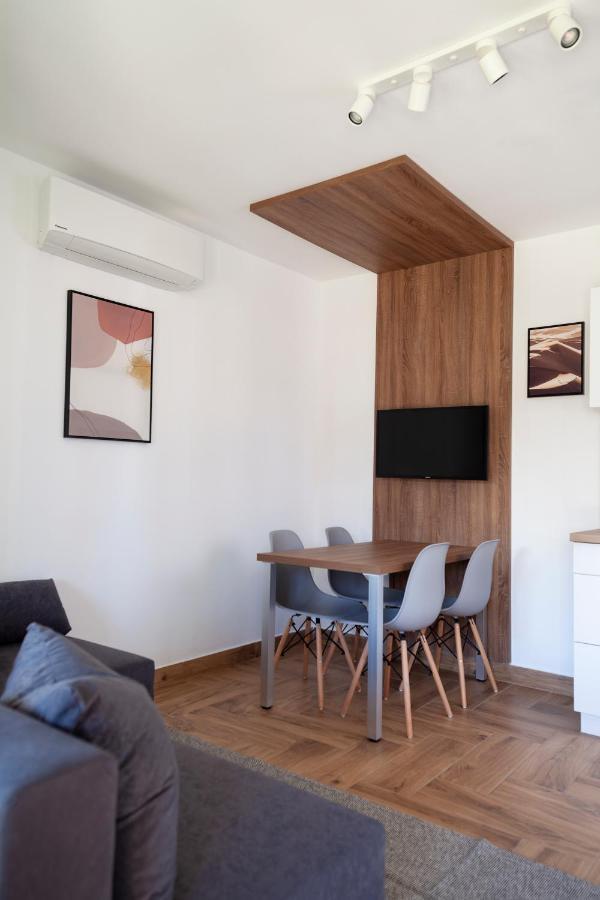 Hvt Comfort Apartments Mezokovesd ภายนอก รูปภาพ