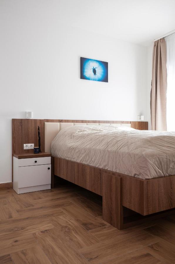 Hvt Comfort Apartments Mezokovesd ภายนอก รูปภาพ