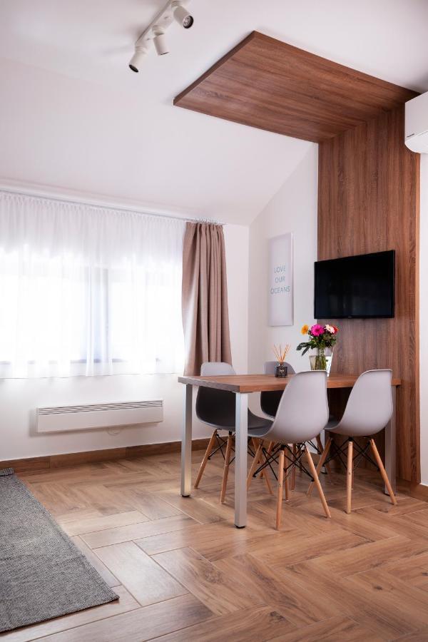 Hvt Comfort Apartments Mezokovesd ภายนอก รูปภาพ