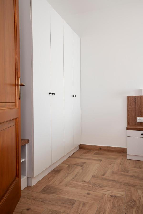Hvt Comfort Apartments Mezokovesd ภายนอก รูปภาพ