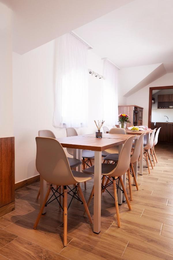 Hvt Comfort Apartments Mezokovesd ภายนอก รูปภาพ