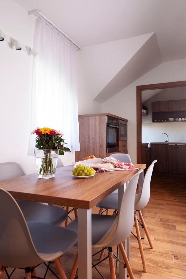 Hvt Comfort Apartments Mezokovesd ภายนอก รูปภาพ