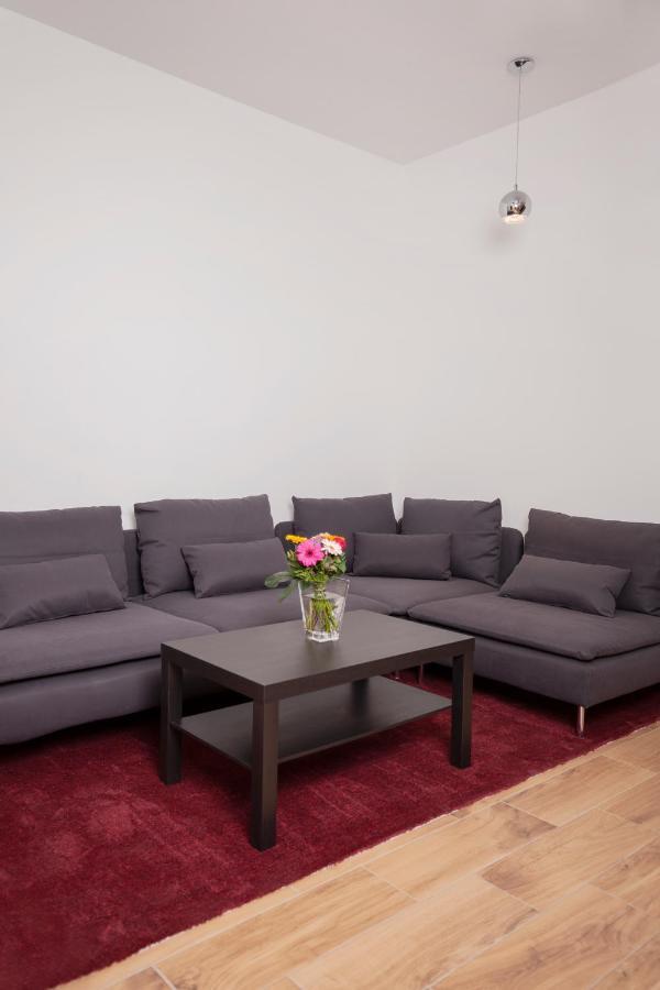 Hvt Comfort Apartments Mezokovesd ภายนอก รูปภาพ