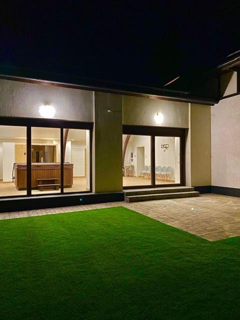 Hvt Comfort Apartments Mezokovesd ภายนอก รูปภาพ