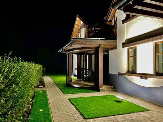 Hvt Comfort Apartments Mezokovesd ภายนอก รูปภาพ