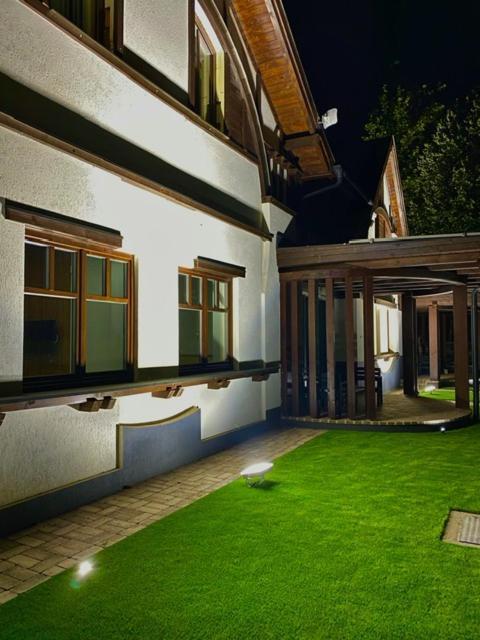 Hvt Comfort Apartments Mezokovesd ภายนอก รูปภาพ